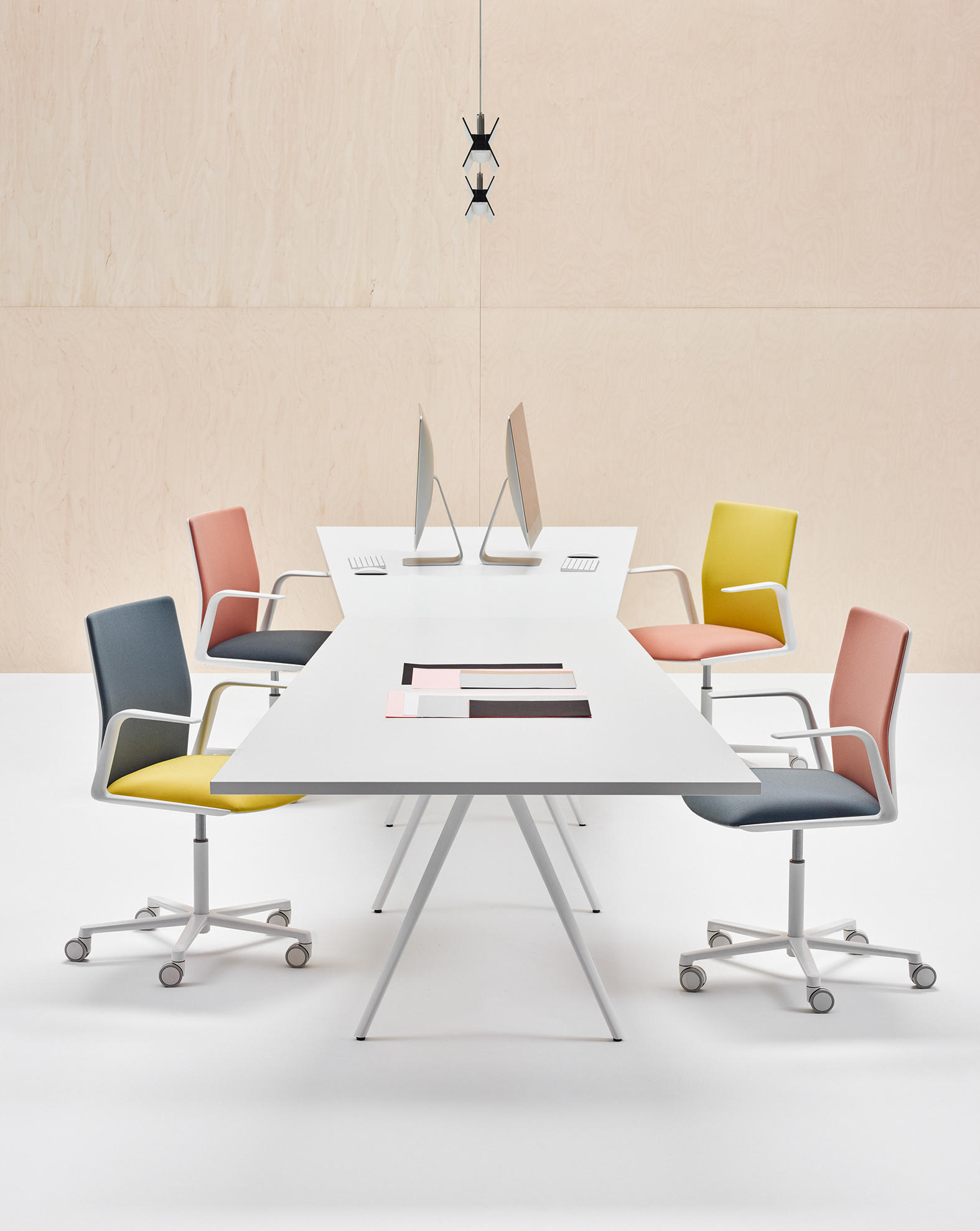 会议台|实木会议台|办公家具|华体会体育官方在线官网家具|Meety 梯形会议台